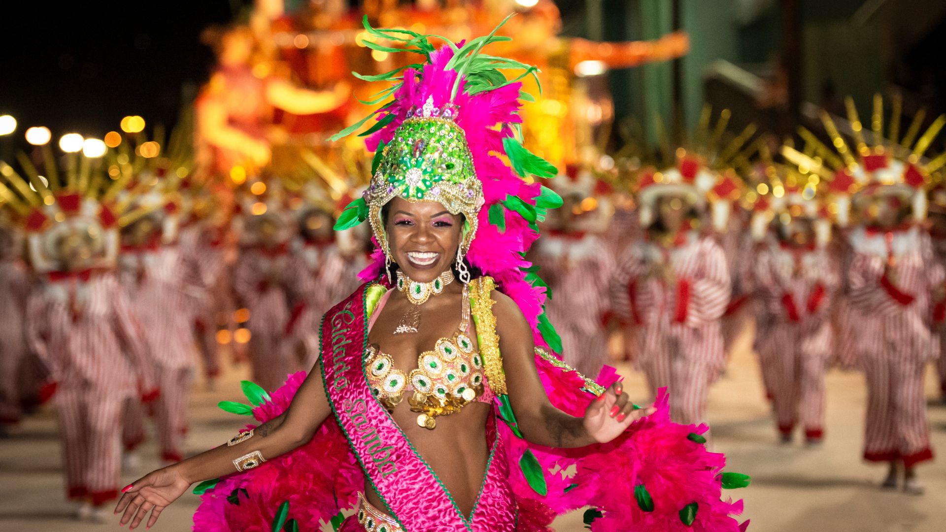 Carnival in Rio: Samba & extravagance, the most famous of Brazil!