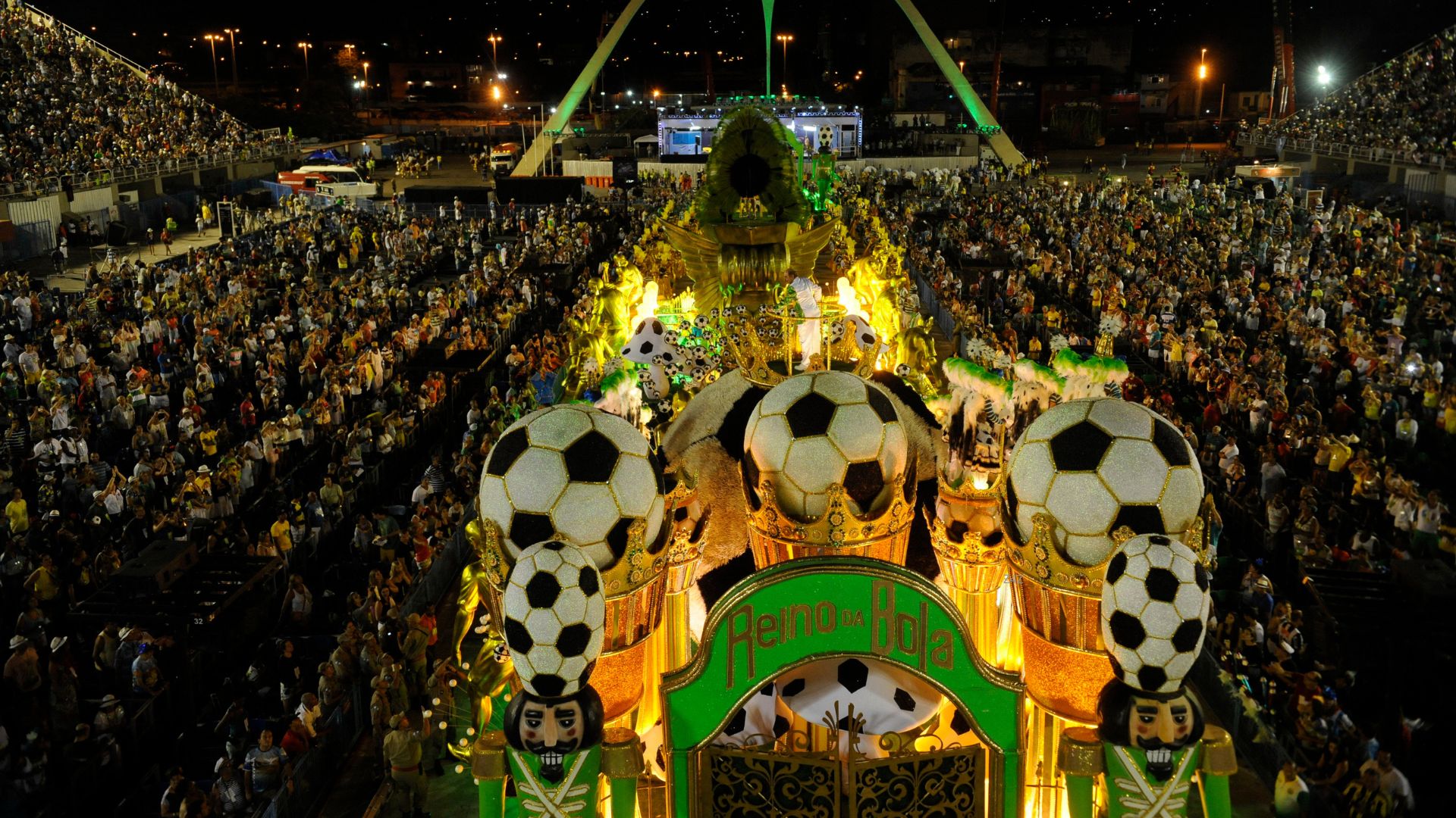 Behind the scenes of Samba Schools: from creation to the Parade in Sapucaí